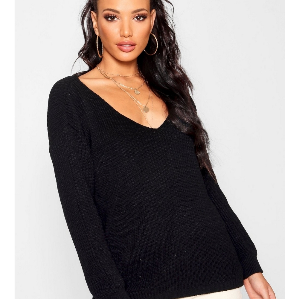 Boohoo Women V-neck oversized sweater